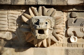 The Feathered Serpent. (Teotihuacán) The Feathered Serpent. (Teotihuacán)