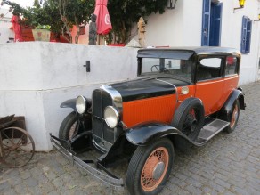 One of the  many vintage cars of Colonia. (Colonia del Sacramento)