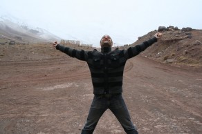 I am THIS happy to have crossed the continent. (Mendoza) I am THIS happy to have crossed the continent. (Mendoza)