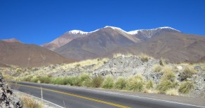 The mountains only get new snow at summer, as the winters are too dry. (Salta) The mountains only get new snow at summer, as the winters are too dry. (Salta)