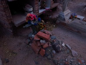 Poor Geronimo Cruz, buried under a pile of bricks. (Salta)
