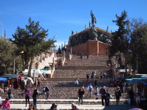The statue may be ugly from the front, but… (Salta)