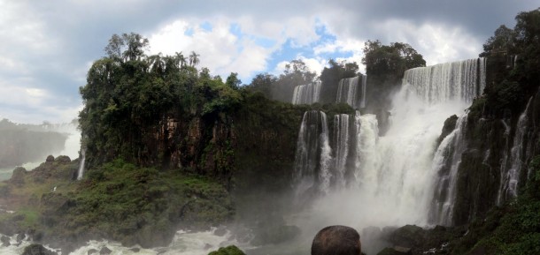 Lower Circuit: You can see some people right next to the fall, but they are about a pixel high. (Iguazu Falls) Lower Circuit: You can see some people right next to the fall, but they are about a pixel high. (Iguazu Falls)
