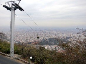 The telecabin going to the top of hte hill overlooking Salta. (Salta) The telecabin going to the top of hte hill overlooking Salta. (Salta)