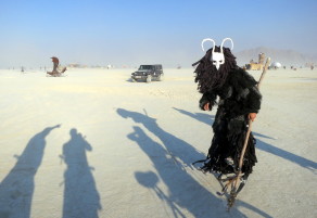 Desert Monster (Burning Man 2013) Desert Monster (Burning Man 2013)