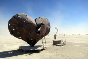 Even metal hearts have an opening. (Burning Man 2013) Even metal hearts have an opening. (Burning Man 2013)