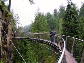 Capilano Cliff Walk (Vancouver Travel Guide)