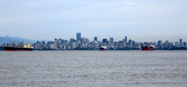 View of Vancouver from the Spanish Banks (Vancouver Travel Guide) View of Vancouver from the Spanish Banks (Vancouver Travel Guide)