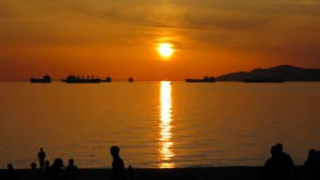 Sunset over English Bay (Vancouver Travel Guide) Sunset over English Bay (Vancouver Travel Guide)