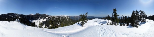 Snowshoeing around Grouse Mountain (Vancouver Travel Guide)