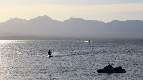 Returning after a short interview with the coast guard! (Lake Havasu) Returning after a short interview with the coast guard! (Lake Havasu)