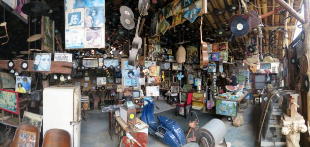 Strange cafe en-route to Ouro Preto (São Paulo & Belo Horizonte)