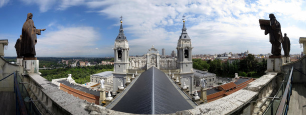 Almudena Cathedral, Above (Madrid Guide) Almudena Cathedral, Above (Madrid Guide)