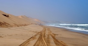 Race against the tide (Swakopmund)