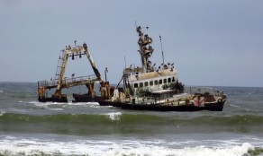 Shipwreck along Skeleton Coast (Skeleton Coast)