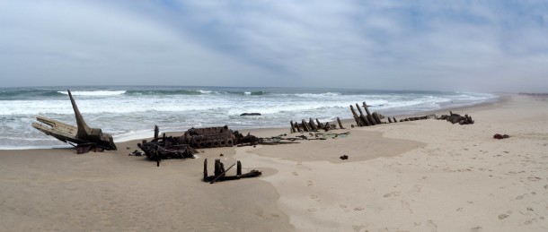 Shipwreck along Skeleton Coast (Skeleton Coast)