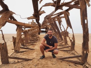 Fake ghost oil rig (Skeleton Coast) Fake ghost oil rig (Skeleton Coast)